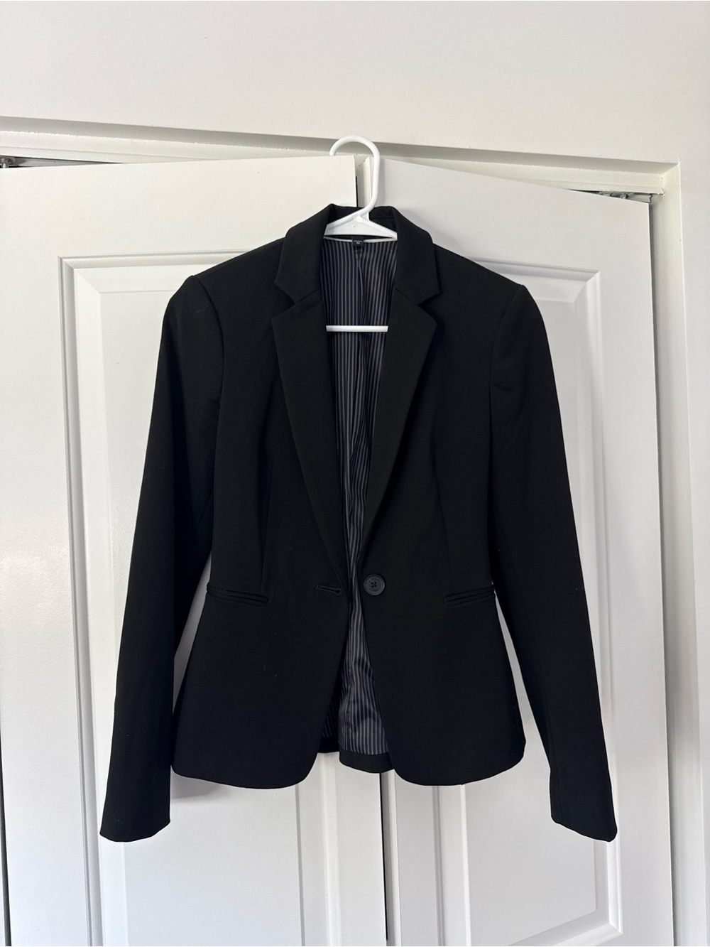 Express Black Single-Button Women's Blazer